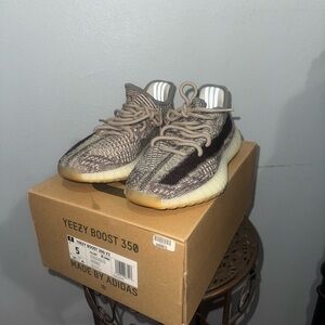 Adidas Yeezy Boost 350 V2 Kids Sneakers - Brown and Black